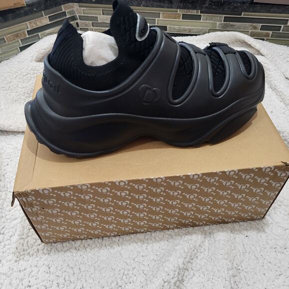 NIB Desigual Women's Sneakers Running Slip-On  Black  size  9 - Picture 4 of 9